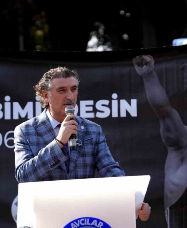 Naim Süleymanoğlu kabri başında anıldı