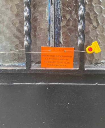 Beykoz’da duvarları ve zemini çatlayan 2 bina mühürlenerek tahliye edildi