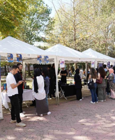 SAÜ öğrencilerine bakanlık desteği