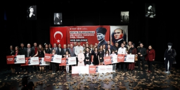 Ata’ya Özlem Şiir Okuma Yarışması’nda duygulu anlar yaşandı