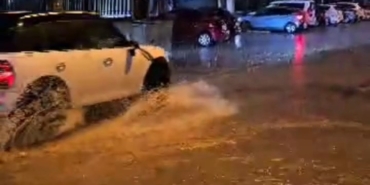Çanakkale’de cadde ve sokaklar göle döndü