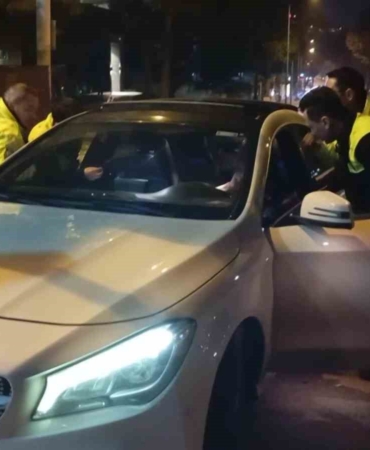 Polis ekiplerinden kaçmaya çalışan alkollü sürücü 63 bin 911 TL ceza yedi