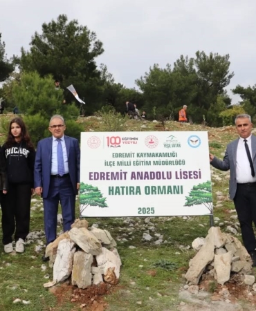 Edremit Anadolu Lisesi Hatıra Ormanı için fidan dikimi gerçekleştirildi