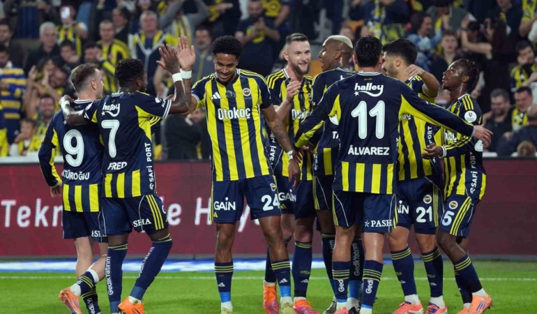 Fenerbahçe’de hedef; derbi galibiyeti ile liderliği almak