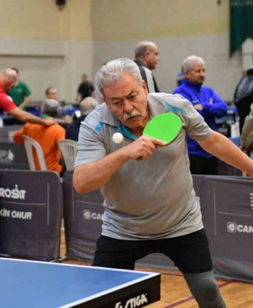 Osmangazi’de veteran sporcular final için ter döktü