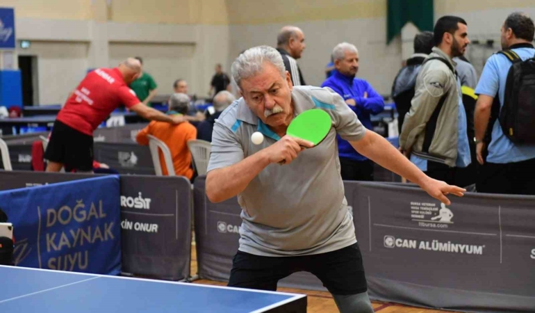 Osmangazi’de veteran sporcular final için ter döktü