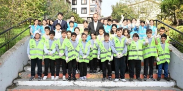 Gaziosmanpaşa’da 1 haftada toplanan 2 ton atık 40 ağacın hayatını kurtardı