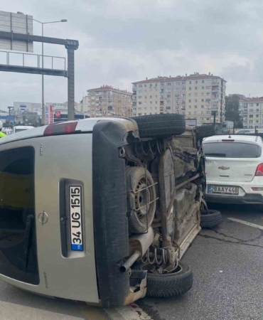 Kadıköy Avrasya Tüneli girişinde 3 araçlı kazada şans eseri yaralanan olmadı