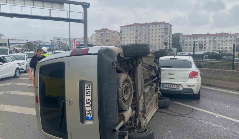 Kadıköy Avrasya Tüneli girişinde 3 araçlı kazada şans eseri yaralanan olmadı
