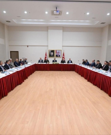 Vali Aktaş açıkladı: "Enkazdan kurtarılan Dilara yoğun bakımdan çıktı"