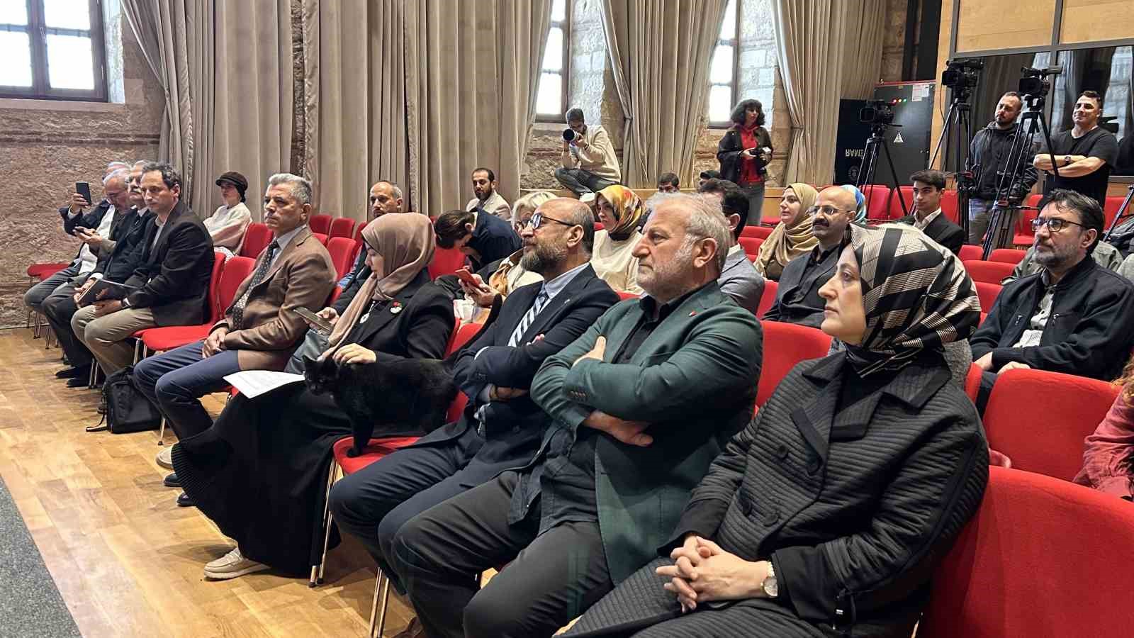 Esenler Belediyesi Rami Kütüphanesi’nde Uluslararası Yazarlar Buluşması programı düzenledi