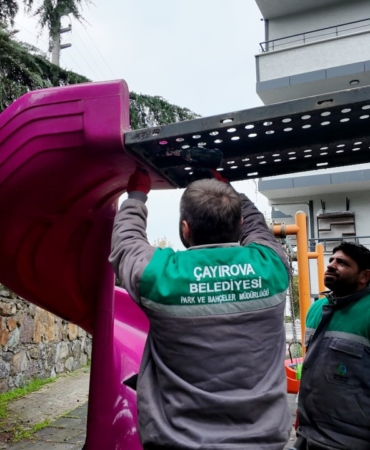 Çayırova’da iki park yenileniyor