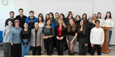 "Liderliğin temeli iletişim"