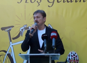 Bahçelievler Belediye Başkanı Bahadır: "Her ay 100 tane bisiklet dağıtıyoruz"