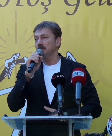 Bahçelievler Belediye Başkanı Bahadır: "Her ay 100 tane bisiklet dağıtıyoruz"