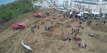 Yalova’da fidanlar toprakla buluşturuldu