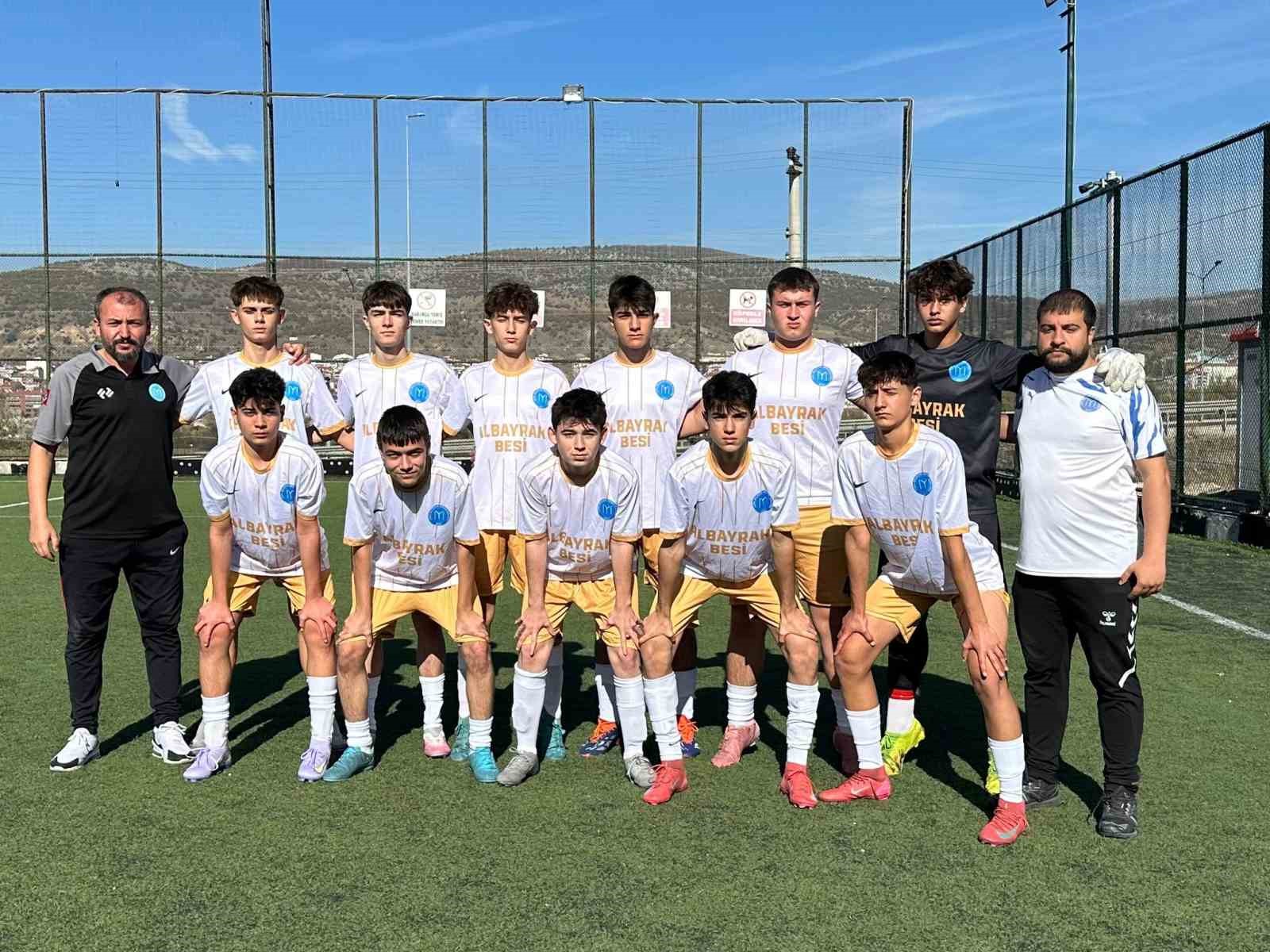 Bilecik U16 Gençler Ligi’nde 3 maçta fileler 20 kez havalandı