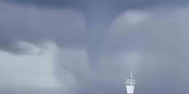 Bozcada açıklarında denizde hortum oluştu