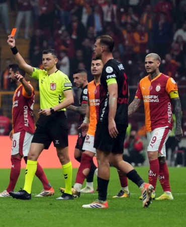 Galatasaray’da Roland Sallai kırmızı kart gördü