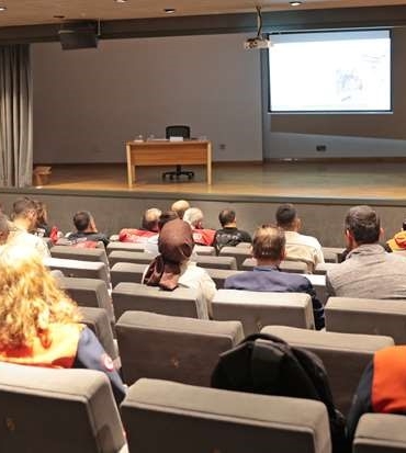 Ataşehir’den sınav maratonunda ailelere destek semineri