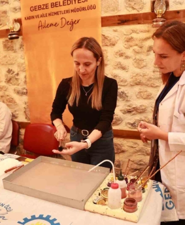 Tarihi mekanda "ebru" etkinliği