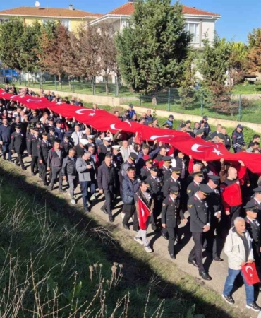 Tekirdağlı şehit İlker Aykut son yolculuğuna uğurlandı: Eşi ve oğlu askeri kıyafet giydi