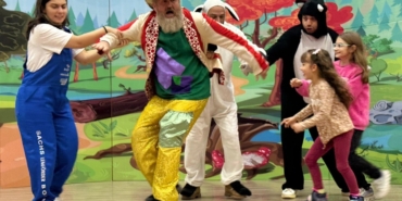 Gölcüklü öğrenciler ara tatilde tiyatro ile buluştu