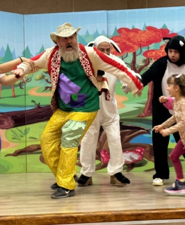 Gölcüklü öğrenciler ara tatilde tiyatro ile buluştu