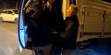 Arnavutköy’de trafikte sinir krizi: "Canım sıkkın" deyip motosiklet sürücüsüne saldırdı