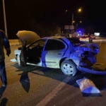 Bursa’da feci kaza: Bariyere çarpıp takla attı, 2 yaralı