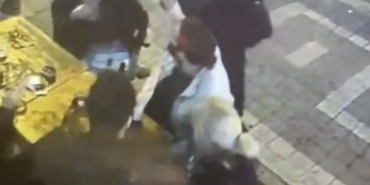 Kadıköy’de dehşet anlarının görüntüsü ortaya çıktı... Genç kadının yüzünü böyle yaktı