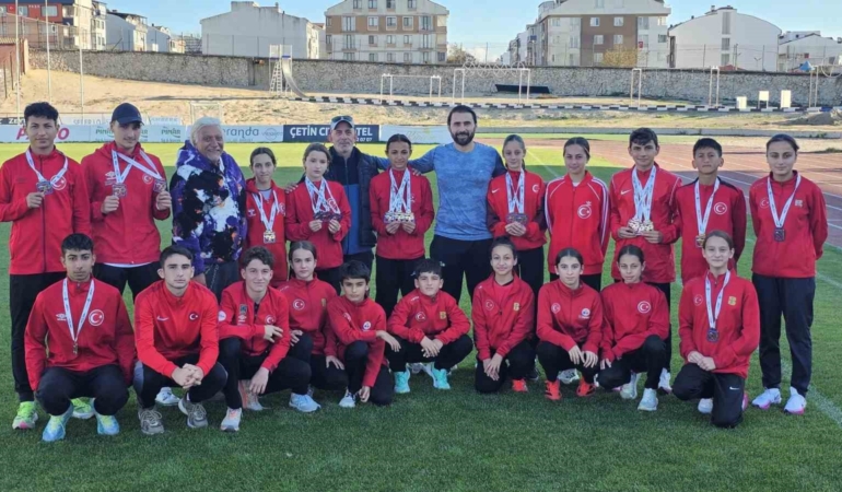 Avrupa’da tarih yazdılar, Bandırma’da tebrikleri topladılar