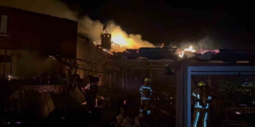 Kafede çıkan yangın işletmeyi küle çevirdi