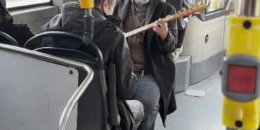 İETT otobüsünde türkü molası: Yolcular hem şaşırdı hem keyif aldı