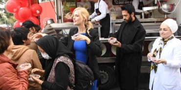 Anlamlı buluşmada lokma dağıttılar
