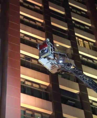 Sultangazi’de otelde yangın paniği: 4 kişi hastaneye kaldırıldı