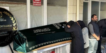 Fabrika yangınında ağır yaralanmıştı: Hastanede hayatını kaybeden Yıldız, son yolculuğuna uğurlandı