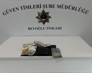 Beyoğlu’nda güven timleri yankesiciyi suçüstü yakaladı