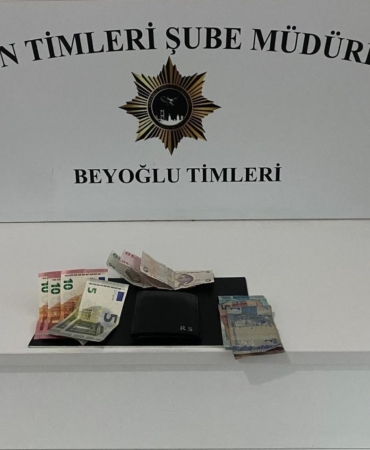 Beyoğlu’nda güven timleri yankesiciyi suçüstü yakaladı