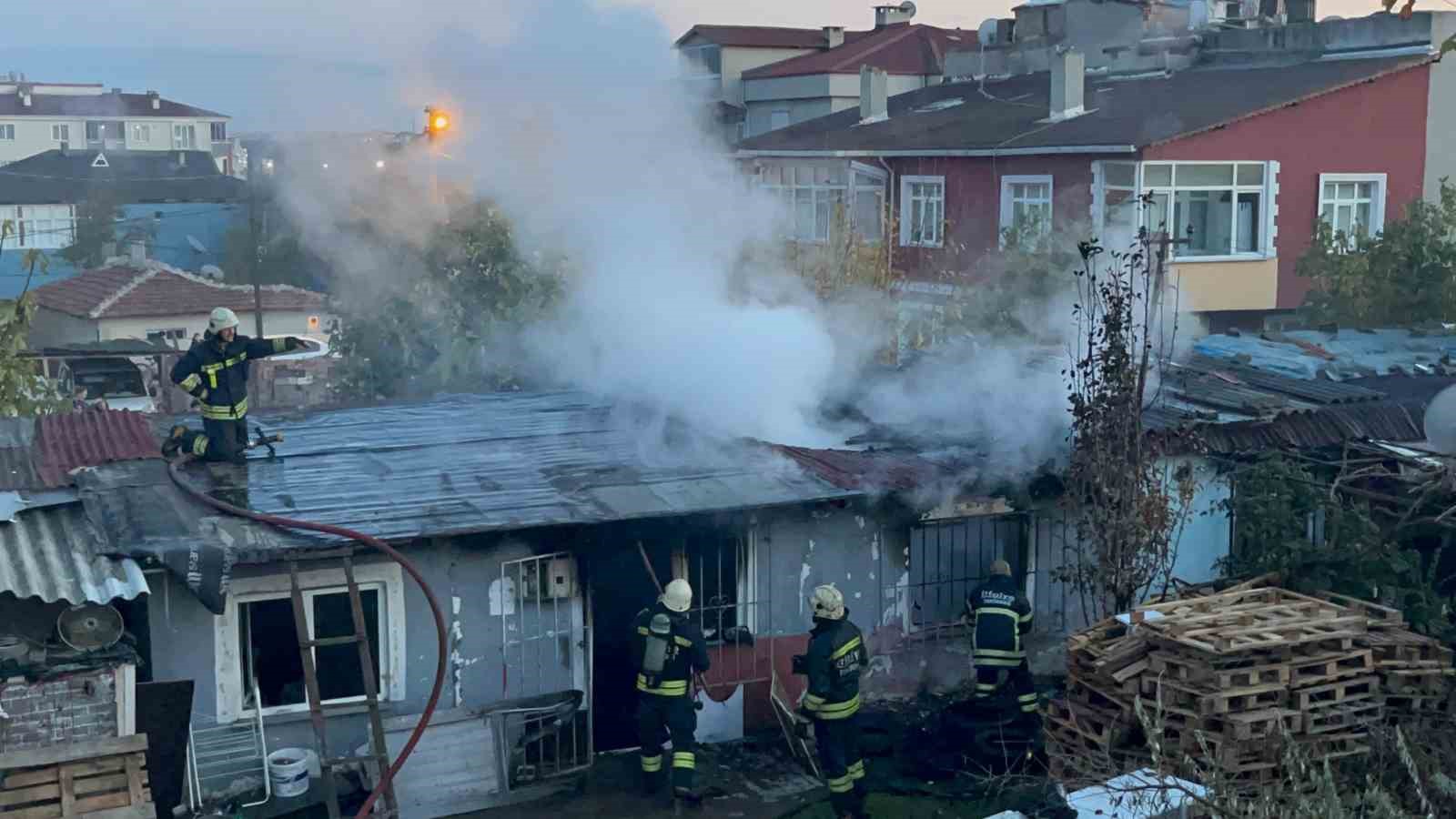 Sobayı yakıp alışverişe çıktı, geldiğinde evi küle döndü