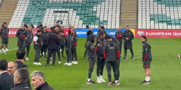 Vincenzo Montella: "Birinci torbadan katılmayı garantilememiz için yarınki maç önemli"