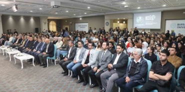 Prof. Dr. Nevzat Tarhan: "Dijital bağımlılık yeni neslin en büyük tehdidi"