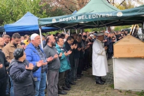 Keşan’da evinde ölü bulunan iş adamı toprağa verildi