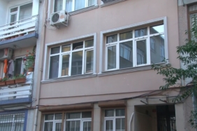 Fatih’te bir kişi evinde silahla vurulmuş halde bulundu