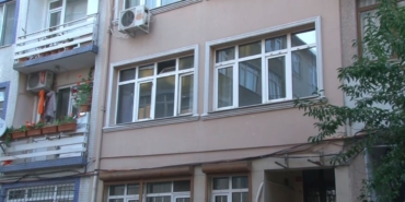 Fatih’te bir kişi evinde silahla vurulmuş halde bulundu