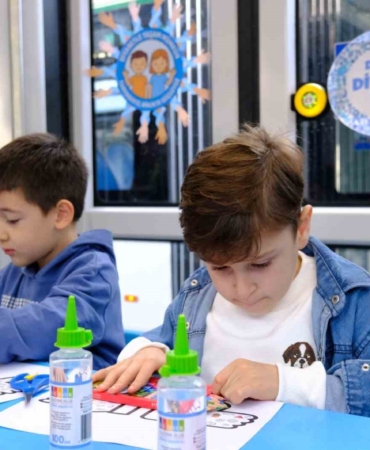 Kocaeli’de diyabetli çocuklar için tramvay süslendi