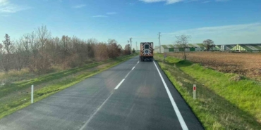 Kırklareli’nde köy yolları sıcak asfaltla yenileniyor