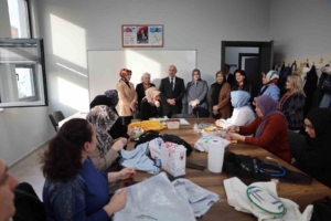 Darıca’da anneler ve çocukları aynı çatı altında eğitim görüyor