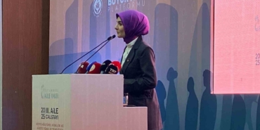 Bakan Göktaş: "Aileyi korumak, gelecek nesillere karşı sorumluluğumuzdur"