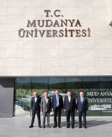 Faruk Çelik Mudanya Üniversitesi’nde gençlerle buluştu